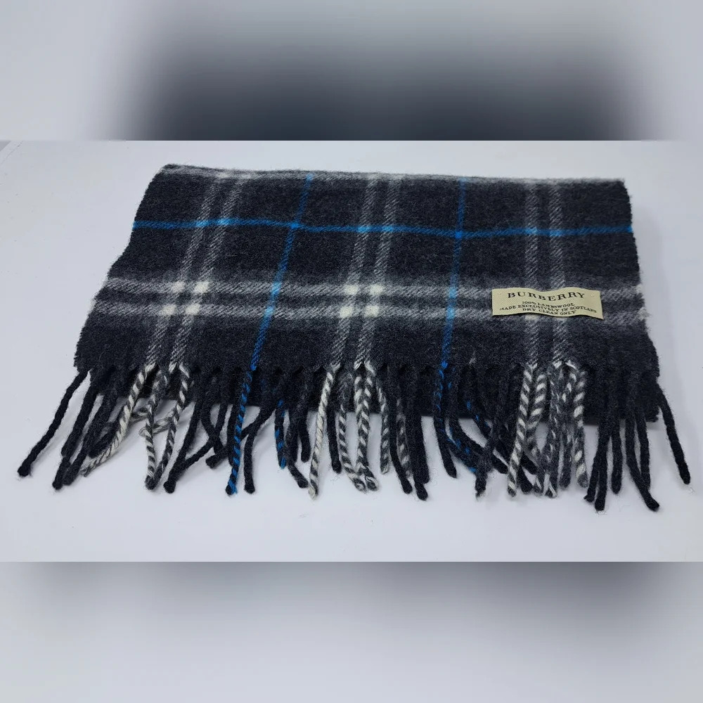 Burberry Scarf Navy Check 100% Lambswool Scotland 52" x 11.5"